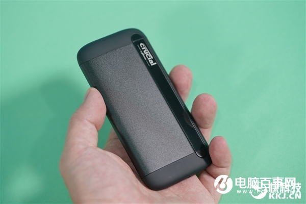 速度達(dá)1GB/s！英睿達(dá)X8移動SSD 2TB圖賞：4寸手機(jī)大小