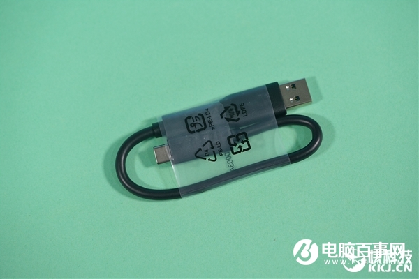 速度達(dá)1GB/s！英睿達(dá)X8移動SSD 2TB圖賞：4寸手機(jī)大小