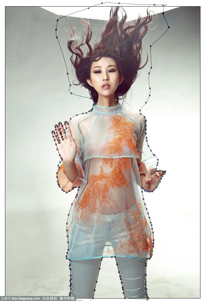PS創(chuàng)意合成玻璃瓶中被水淹沒(méi)的美女