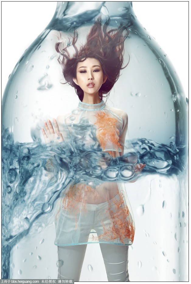 PS創(chuàng)意合成玻璃瓶中被水淹沒(méi)的美女