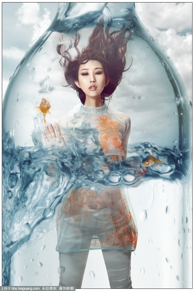 PS創(chuàng)意合成玻璃瓶中被水淹沒(méi)的美女