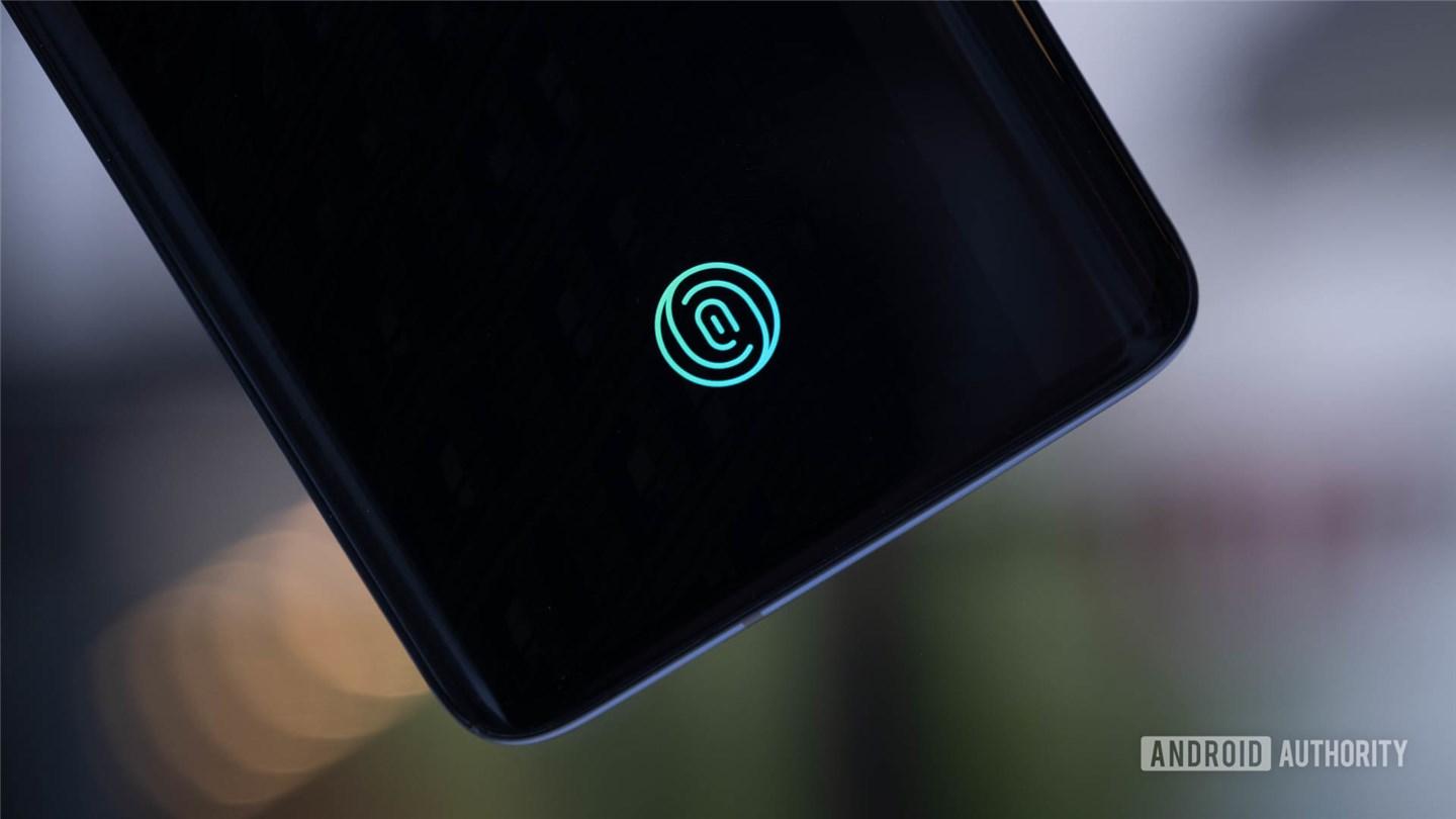 Android 12 開發(fā)者預(yù)覽版代碼泄密：Pixel 6 5G 或同時(shí)支持屏下指紋、人臉解鎖