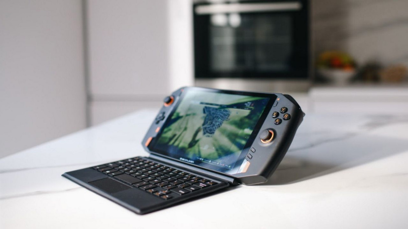 壹號(hào)本 PC 游戲掌機(jī) ONE XPLAYER 開啟眾籌：內(nèi)置鍵盤，運(yùn)行 Win10 系統(tǒng)