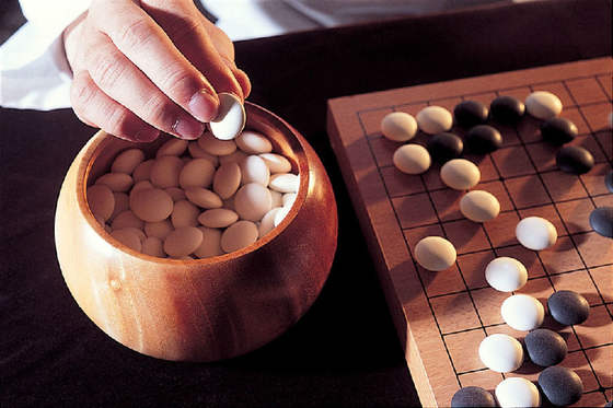 神秘掃地僧橫掃圍棋國(guó)手，誰(shuí)是幕后主使？