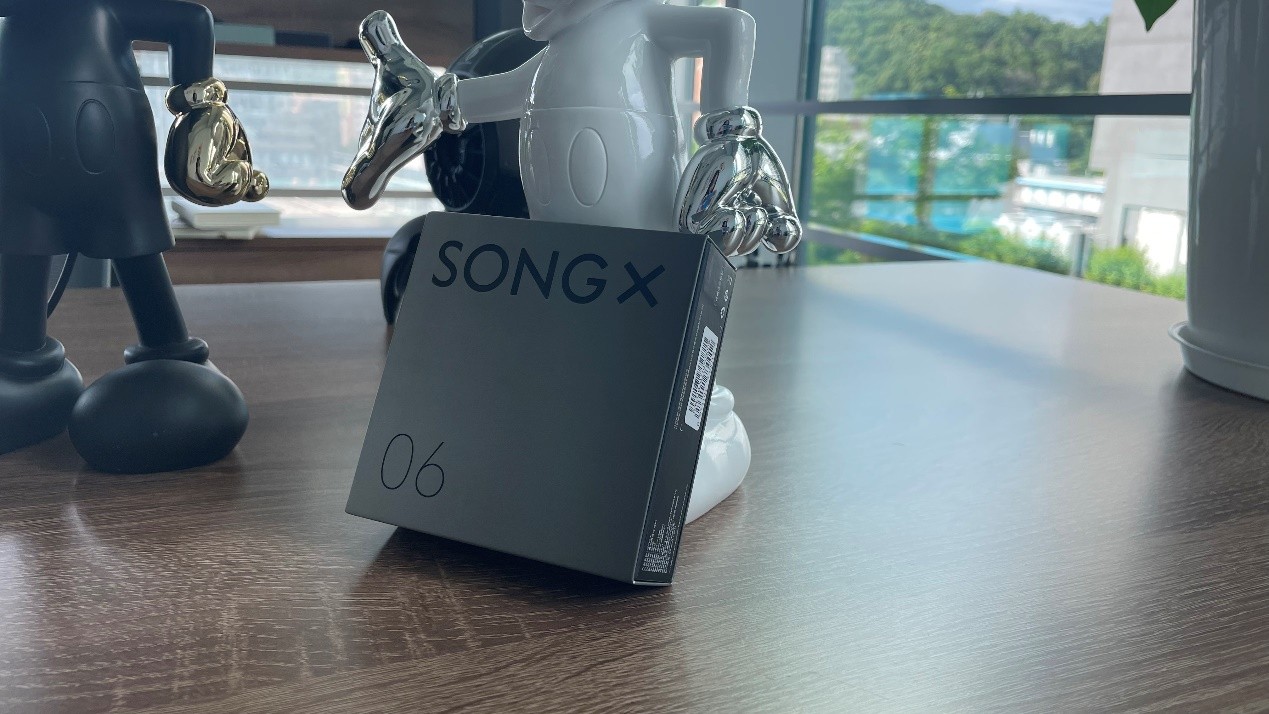 星環(huán)旋轉(zhuǎn)開盒設(shè)計，SONGX 06真無線藍(lán)牙耳機(jī)上手體驗