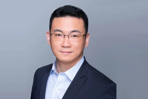 凌銳藍信的飛馳人生