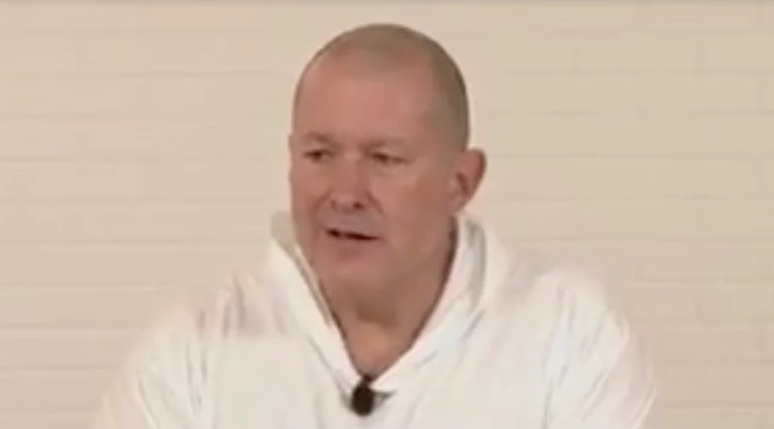 原蘋果首席設(shè)計(jì)師 Jony Ive 確認(rèn)仍在與蘋果合作，稱“iPod 是蘋果首款可穿戴產(chǎn)品”