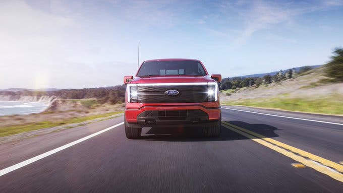 福特 F-150 Lightning 電動卡車規(guī)格確認(rèn): EPA 續(xù)航達(dá) 320 英里