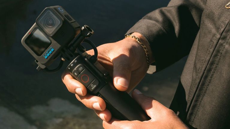 GoPro 推出全新手柄配件 Volta：內(nèi)置大容量電池，續(xù)航猛增 3 倍