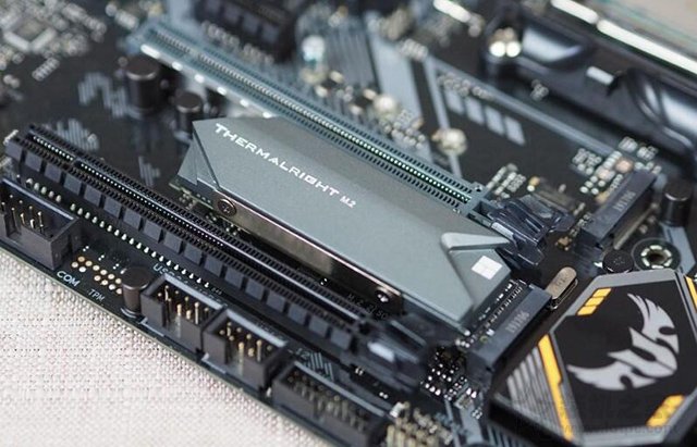 b550和x570區(qū)別是什么？哪個(gè)好？主板B550和X570差距對(duì)比知識(shí)