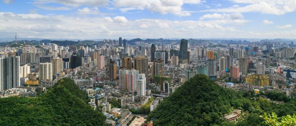 貴安新區(qū)現(xiàn)已有19個(gè)數(shù)據(jù)中心，3個(gè)樞紐配套項(xiàng)目落地